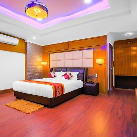 Hotel Intourist Palace Itahari Ngoại thất bức ảnh