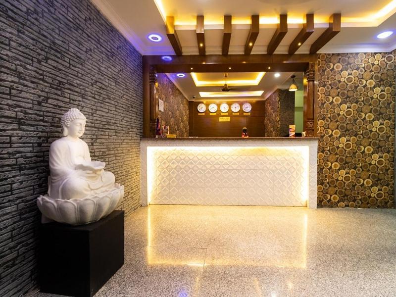 Hotel Intourist Palace Itahari Ngoại thất bức ảnh