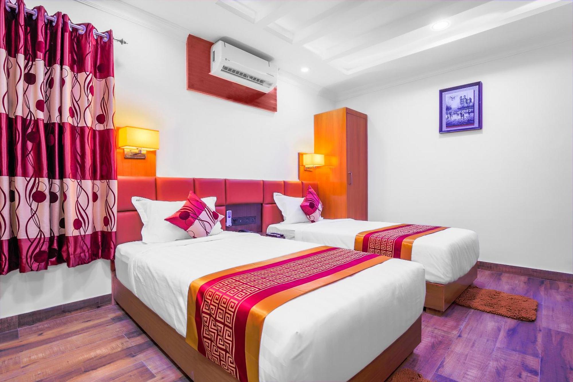 Hotel Intourist Palace Itahari Ngoại thất bức ảnh