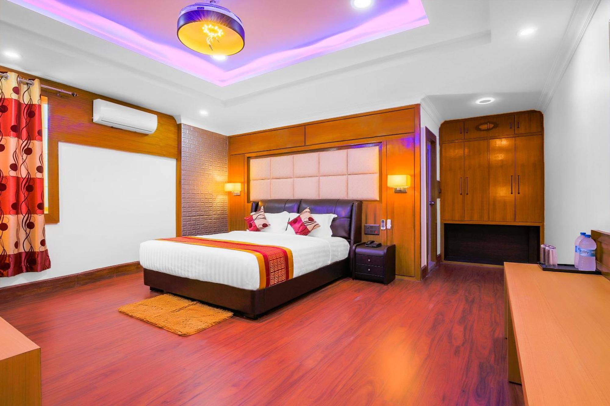 Hotel Intourist Palace Itahari Ngoại thất bức ảnh